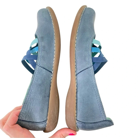 Comfortable Blue Leather Flats - Picture 4 of 12